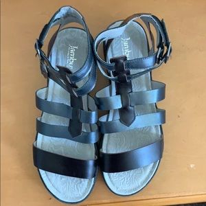 NWOT Jambi gladiator sandals
